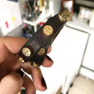 TORY BURCH ||| DOUBLE-WRAP LOGO STUD BRACELET